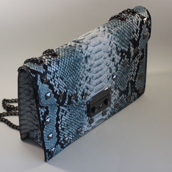 Badgley Mischka Handbags - NWT Badgley Mischka bag